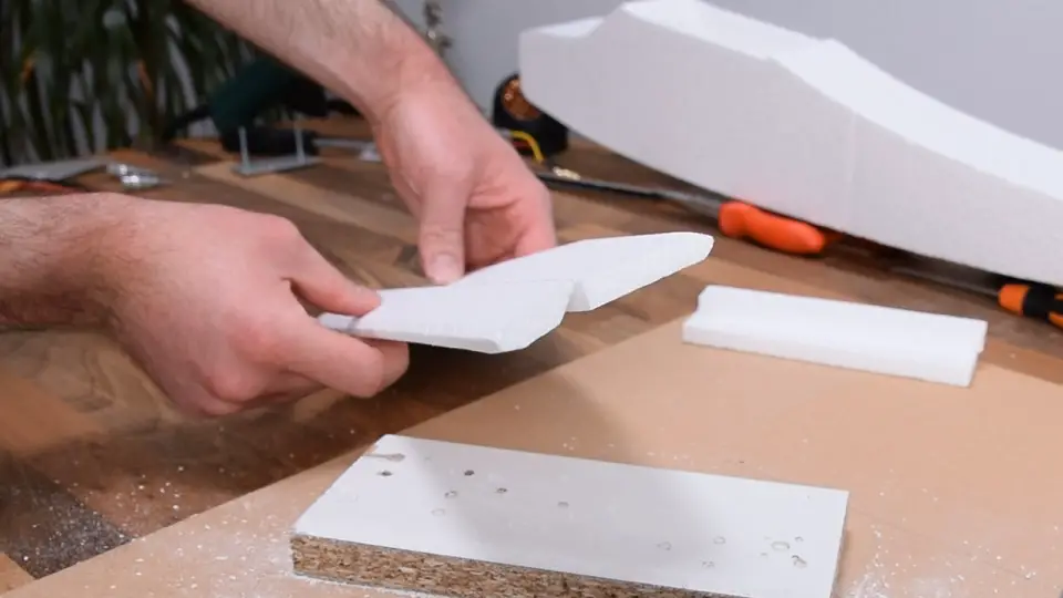 Making the control surface for the horizontal stabilizer - the elevator