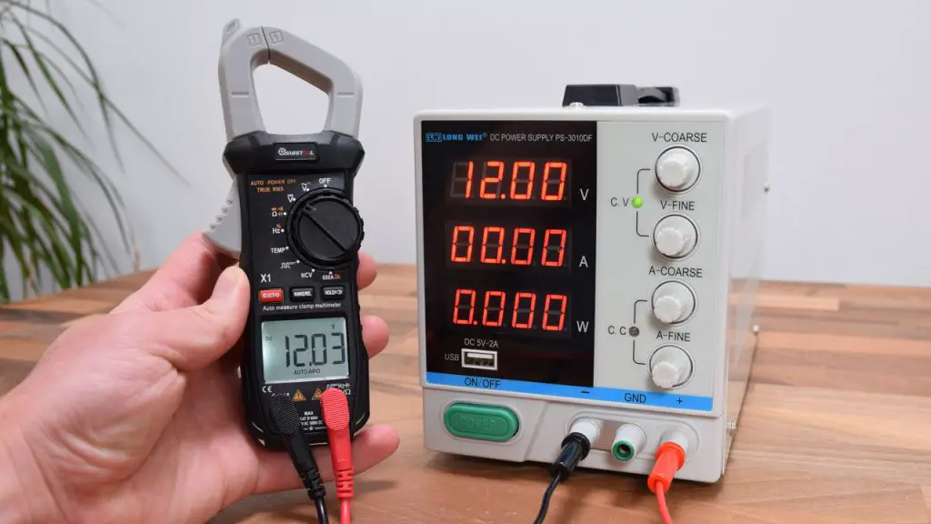 Measuring the DC power supply voltage