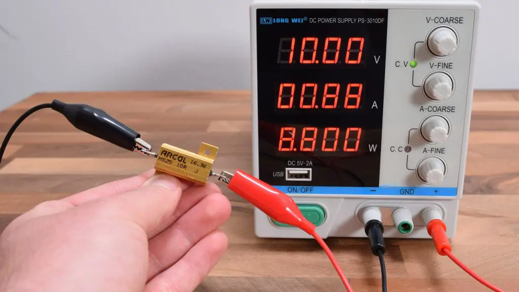 Testing the power supply with a 10 ohms resistor