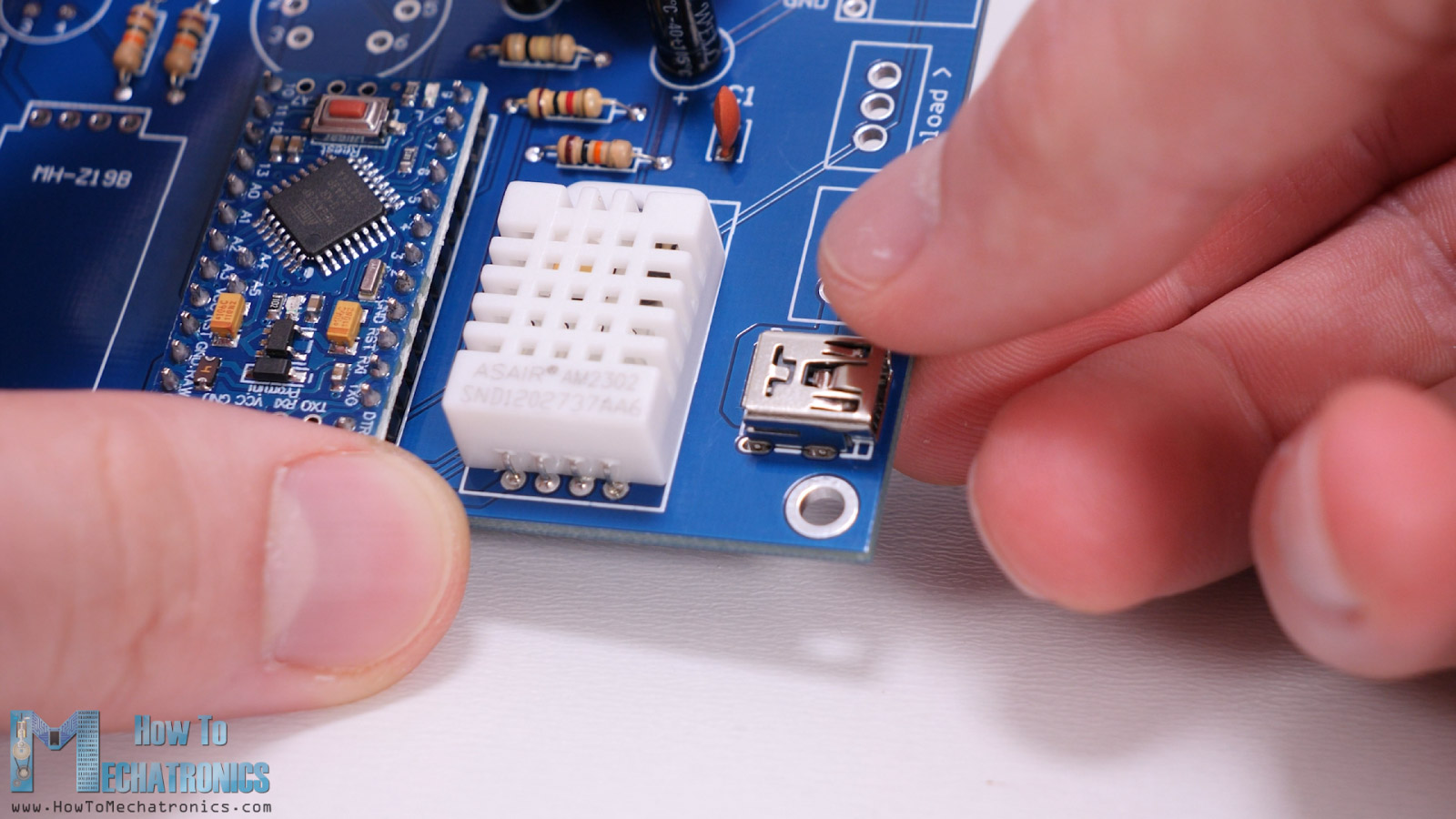 Powering the Arduino Air Quality Monitor via Mini USB connector